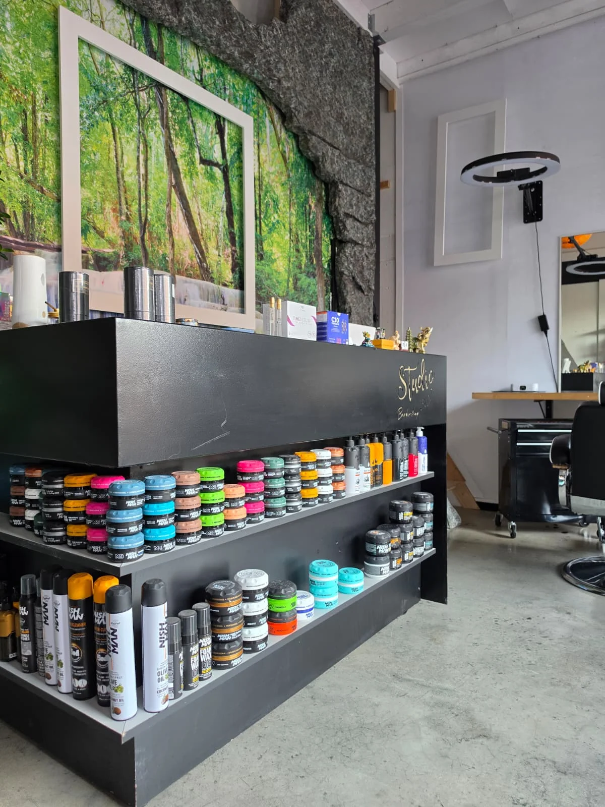 La montra de produits du Studio 310