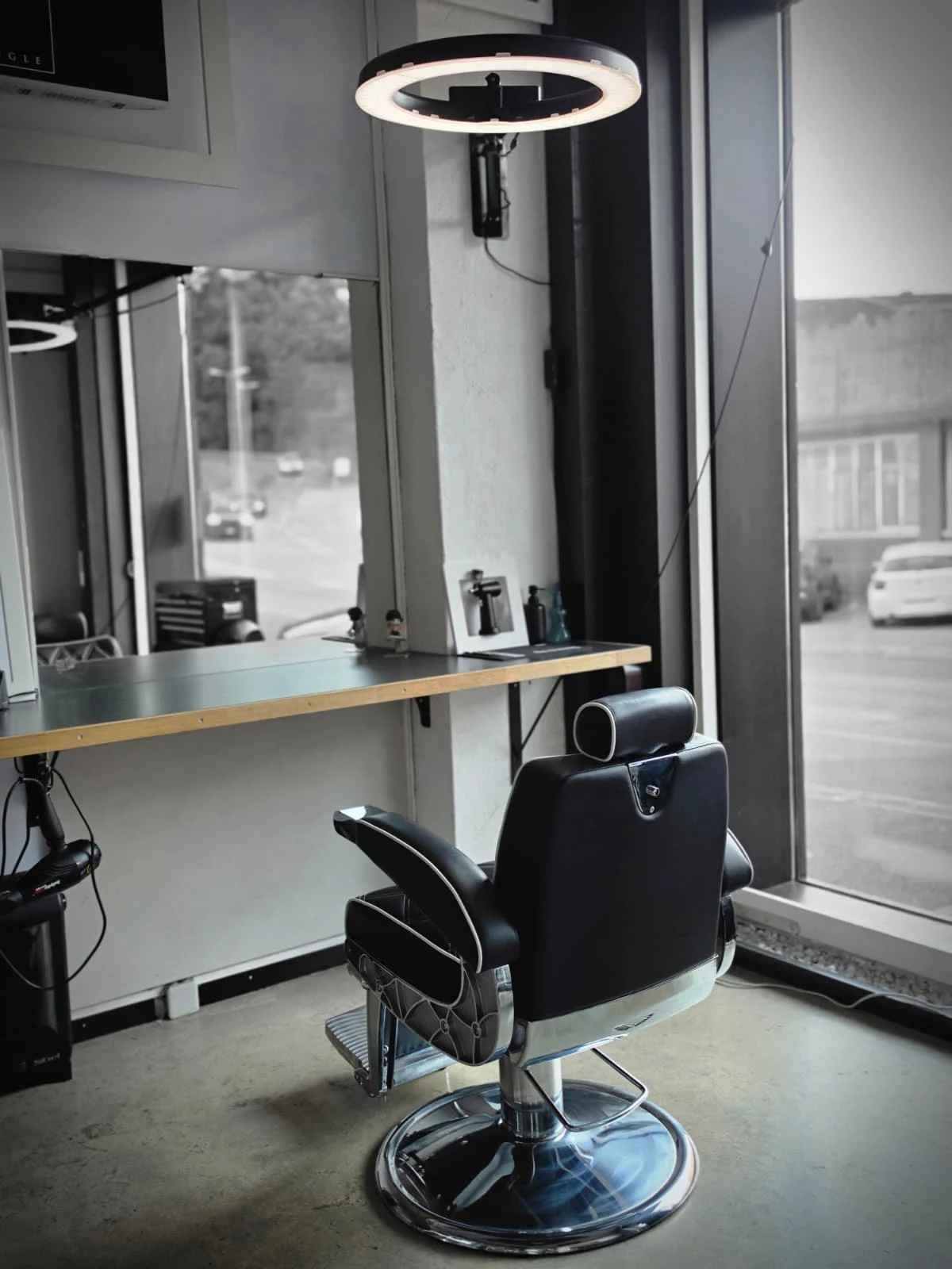 Le fauteuil, le miroir et la lumière du Studio 310
